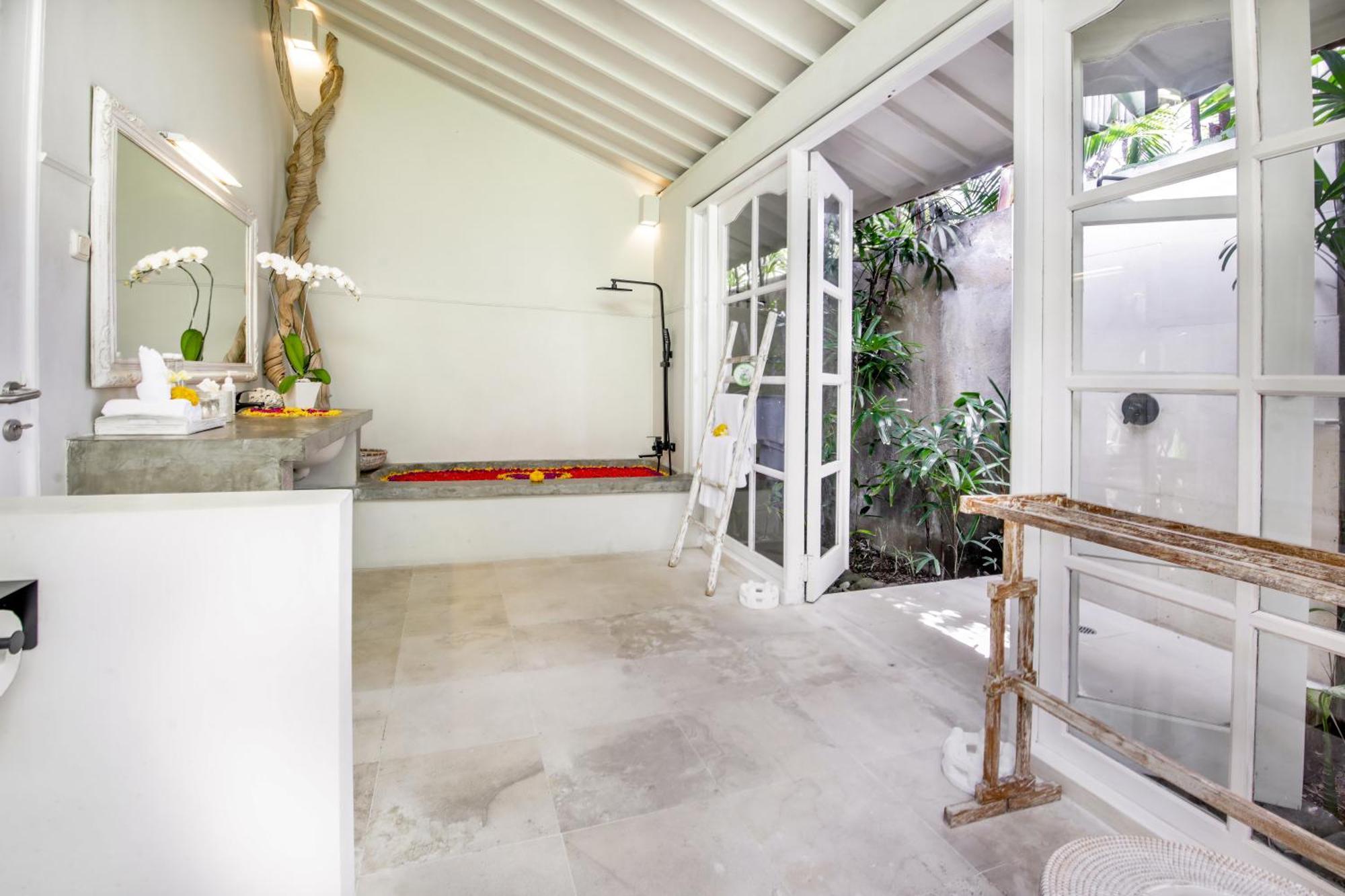 Villa Lodek Deluxe Семиняк Екстериор снимка